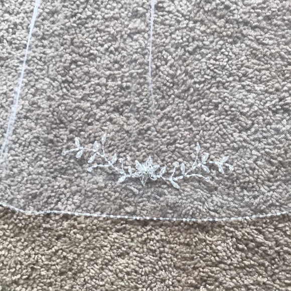 Gorgeous Veil - Picture 4 of 8